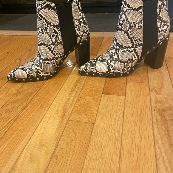 Charles by Charles David western style boots with studs - Picture 2 of 8